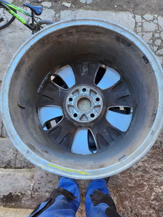 Genți Audi r17 foarte bune/Cauciucuri foarte bune la un preț rezonabil