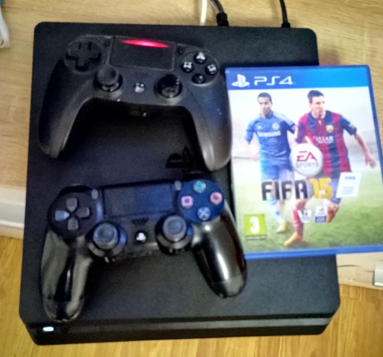 Consola PlayStation 4 slim  2 manete jocuri