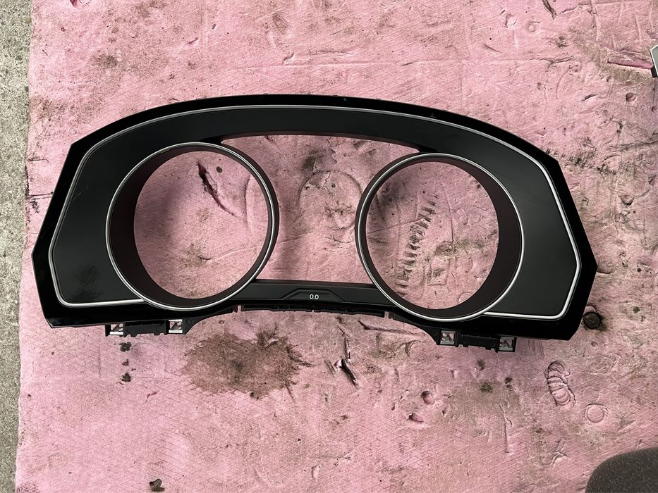 Trimuri plasticuri ornamente plansa bord europa pt vw passat b8