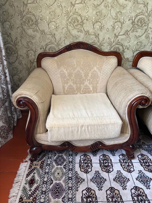 Диван +2 кресла, классический стиль,срочно
