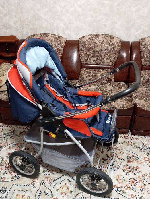 Продам коляску 10 000