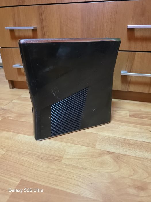 Конзола Xbox 360 Slim 250GB