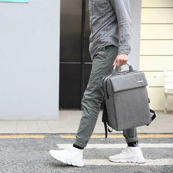 Качествена раница за лаптоп 15,6, 3 джоба и анатомични презрамки