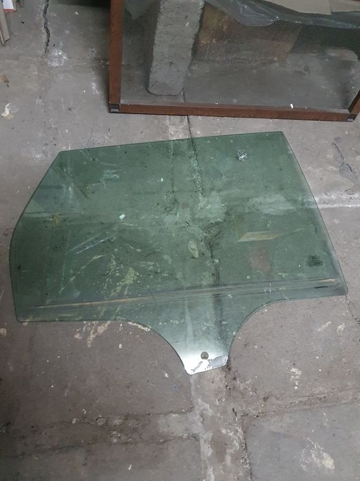 Задно дясно стъкло за Форд Фокус МК3