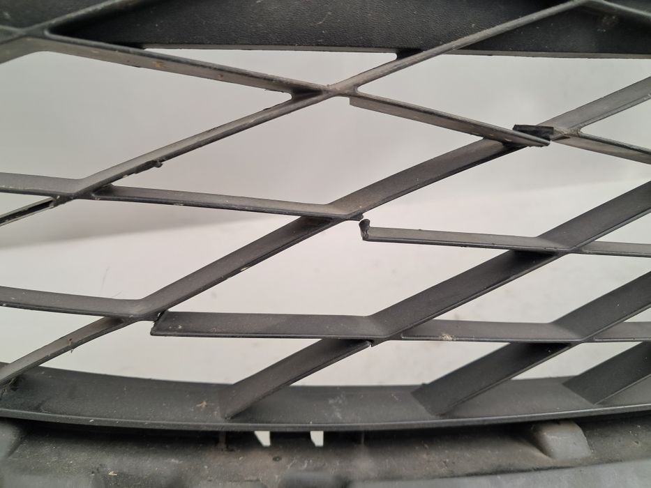 Централна решетка грил  Mazda 5