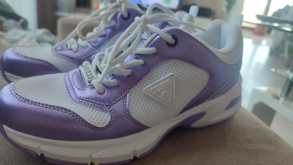 Маратонки Guess 37-ми номер