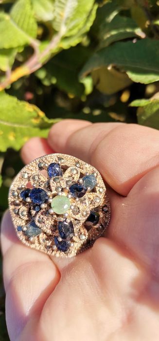 Inel realizat din argint 925, cu safire, marcasite, smarald!