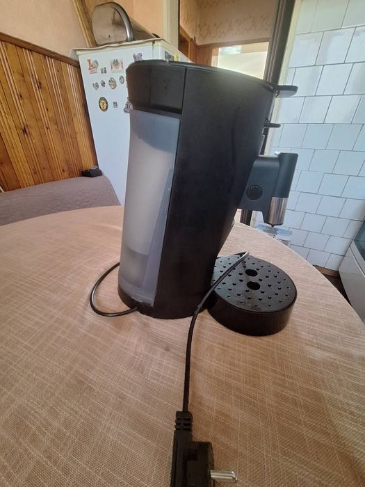 Два броя кафемашини