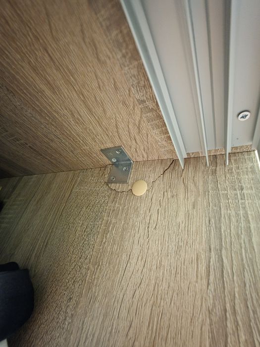 Запазен! Гардероб с плъзгащи врати с огледало и вътрешни чекмеджета Сити 1006 дъб сонома