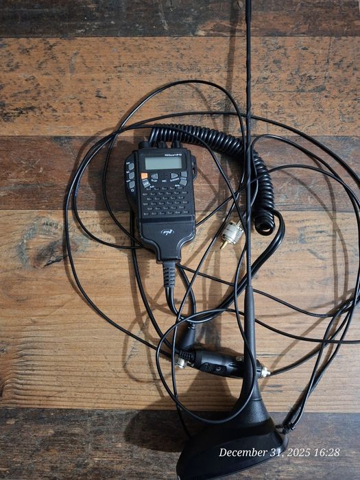 Vând stație PNI HP62 plus antenă