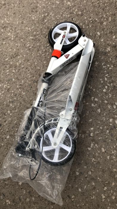 Самокат продам 2х колесный новый