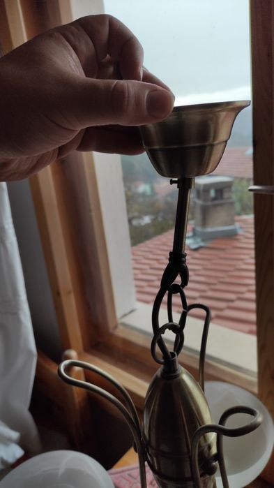 Два висящи полилея