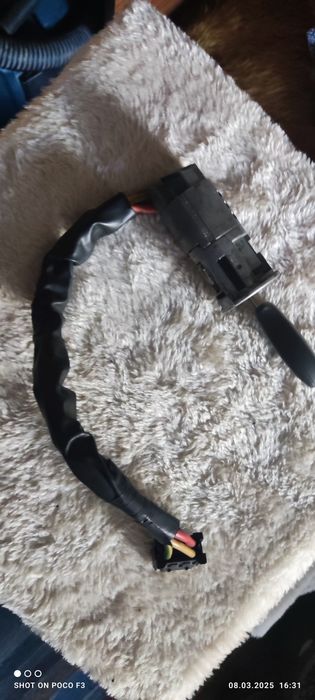 Продавам контактен ключ за Клема контактен ключ за Дачия Логан/Сандеро