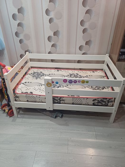 Продам кровать детскую