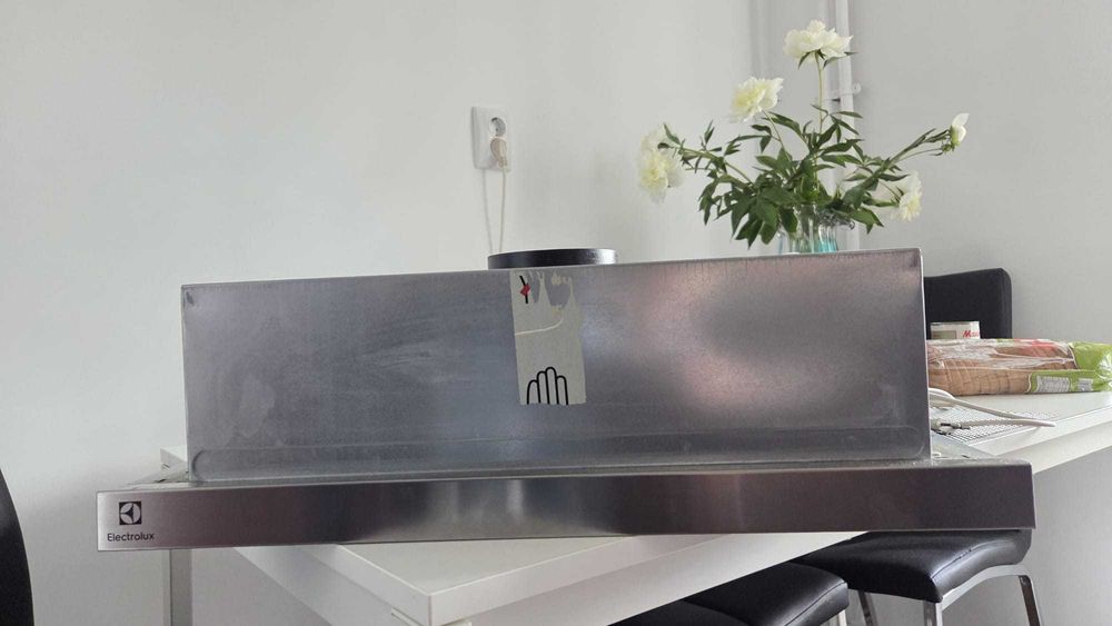 Vand hota de bucatarie telescopica incorporabila Electrolux
