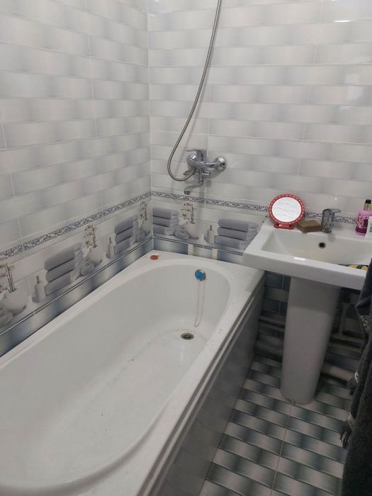 Срочно продаётся квартира 5 ком 5этаж