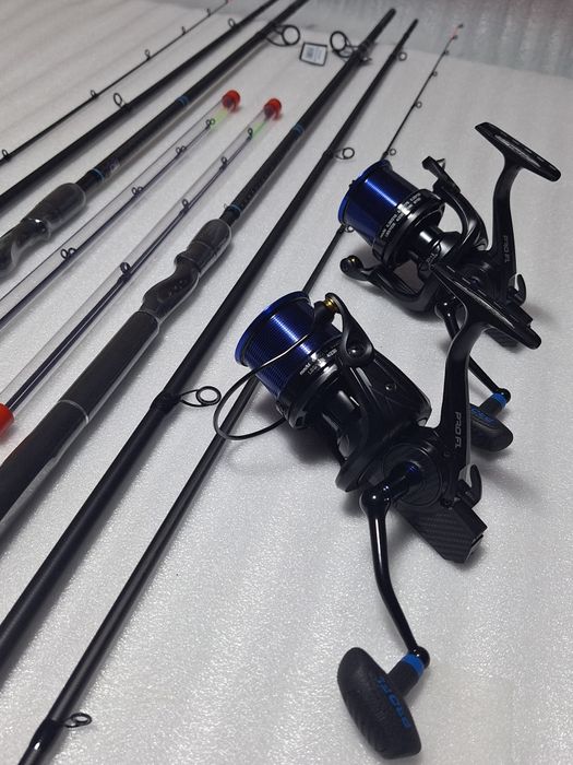 Set 2 FL STRATEGIST METHOD FEEDER 3.90m + 2 Strategist 8000 10+1 Bb

S