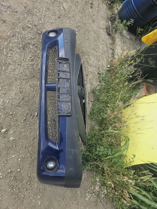 Bara fata spoiler dacia logan 2007