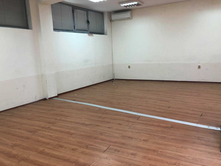 Дава се под наем Офис в Пловдив, Каменица 2 - 88 кв.м за 39627 € - Снимка #2