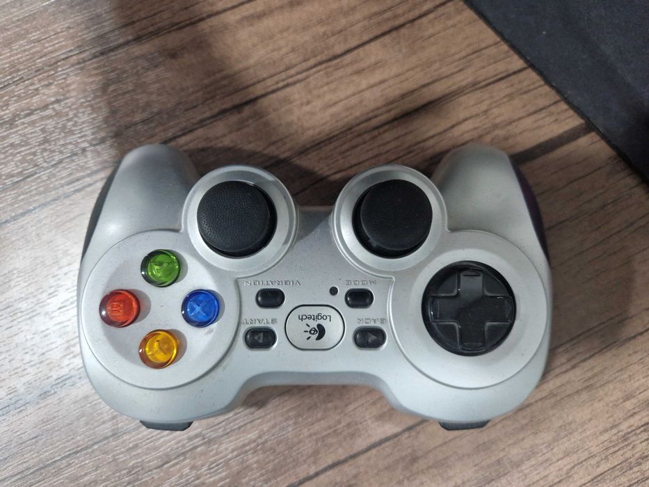 Контролер на Logitech