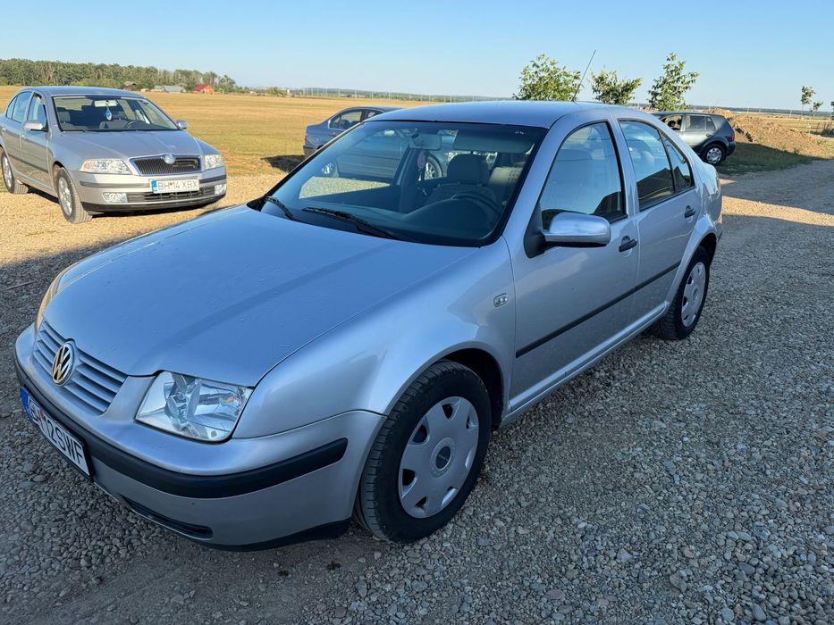 VOLKSWAGEN Bora