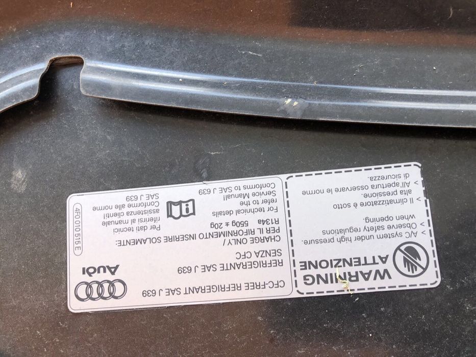 Преден пасажерски калник и капак Audi A6 4F Quattro Facelift Ауди А6