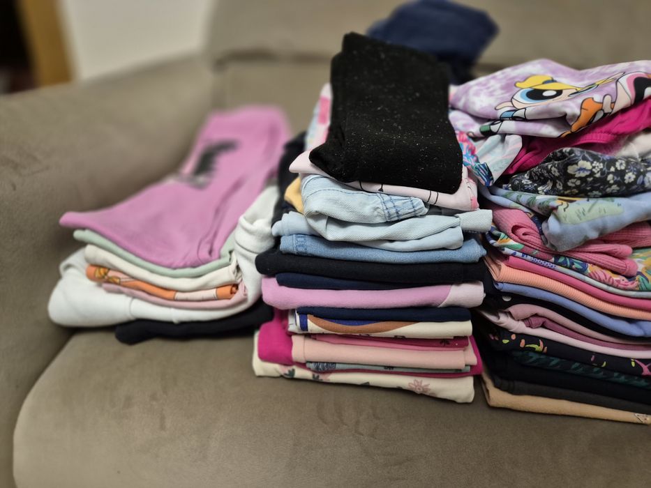 Hainute fetita marimea 122, 128 si 134