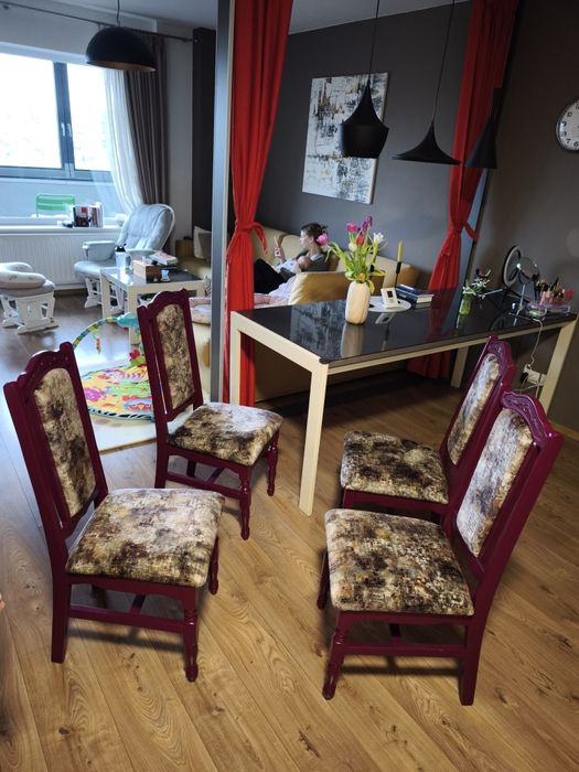 Set 4 scaune mov in stare foarte buna