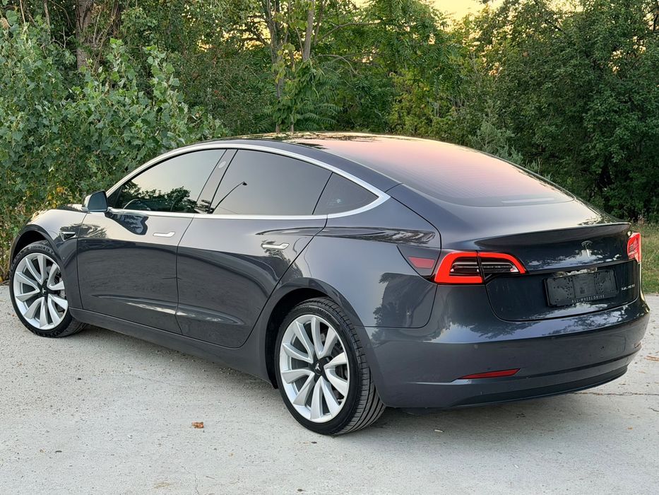 Tesla Model 3 Long Range