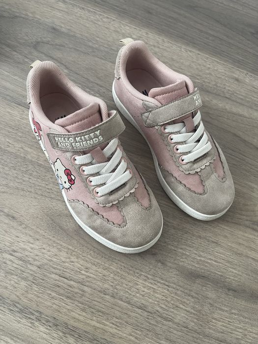 Adidasi fetite H&M