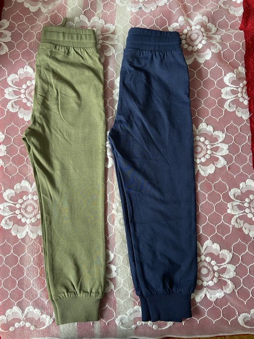 Pantaloni baieti H&M 4-5 ani nr 110(2 bucati)