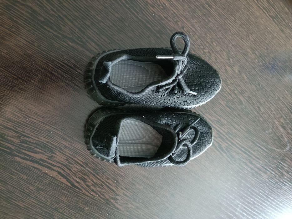 Продам кроссовки для мальчика