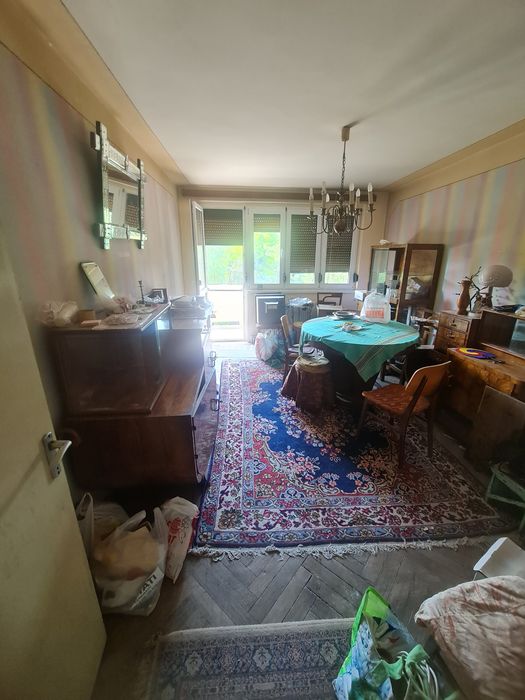 Vind 3camere decomandate mazepa 1 etaj  2
