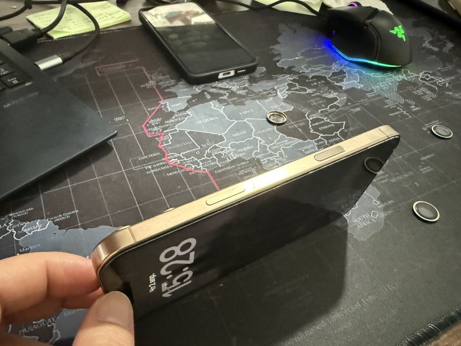 Iphone 16 pro max 256 gold