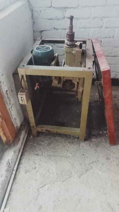 Продам 2 станка (циркулярный и фрезерный)