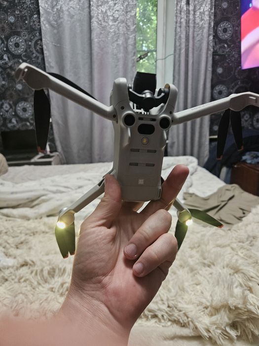 Продам на запчасти dji mini 4 pro