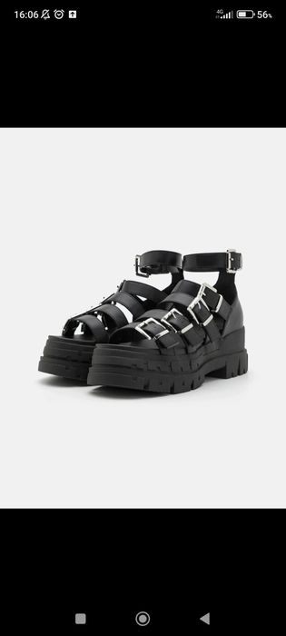 Sandale talpă groasă, in stare foarte buna, purtate o dată.