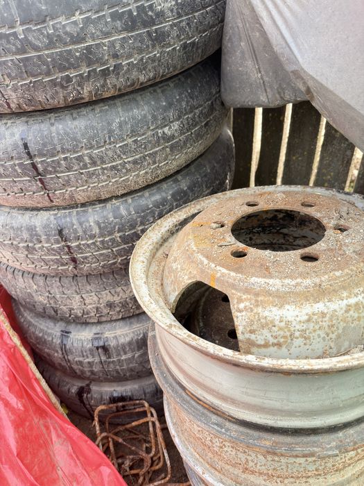 Genti cu cauciucuri ford transit