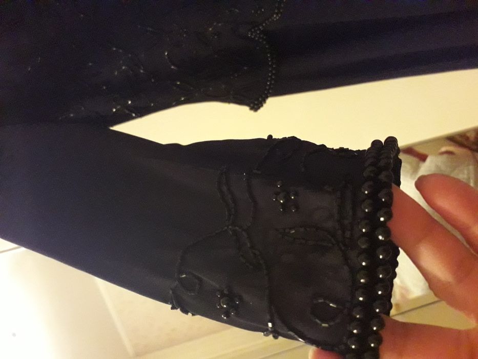 Черное платье и костюм двойка