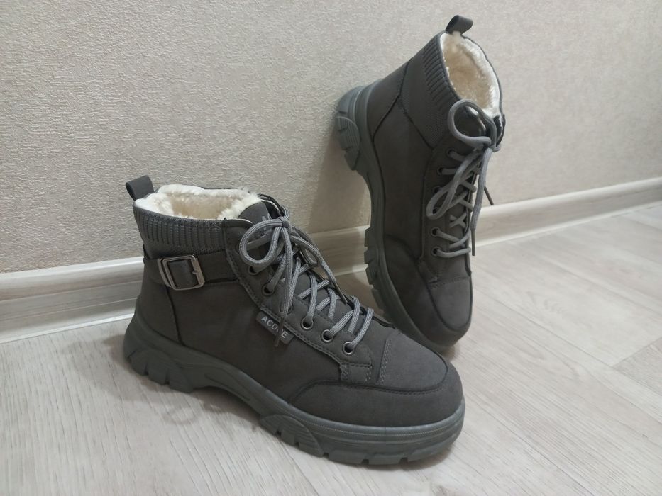 Женские зимние ботинки  40р