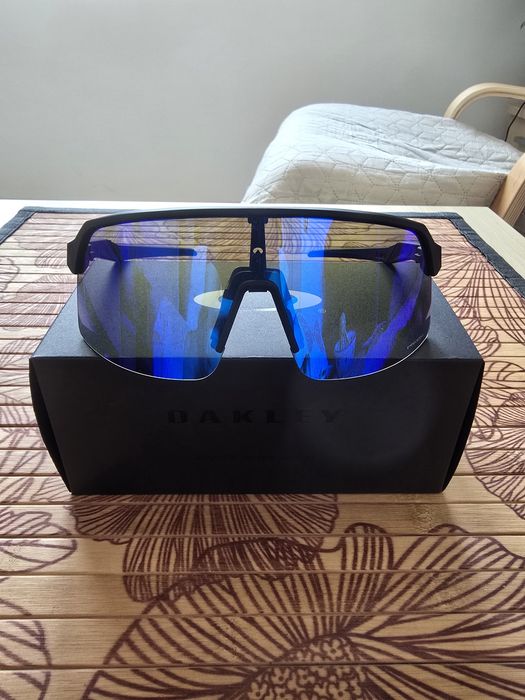 Слънчеви очила Oakley Sutro