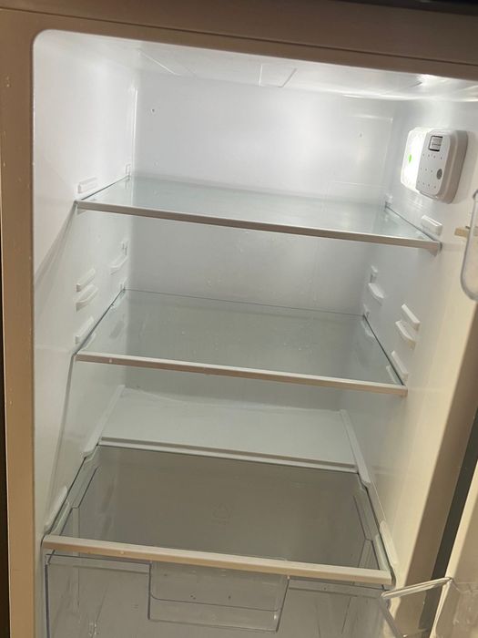 Холодильник серого цвета