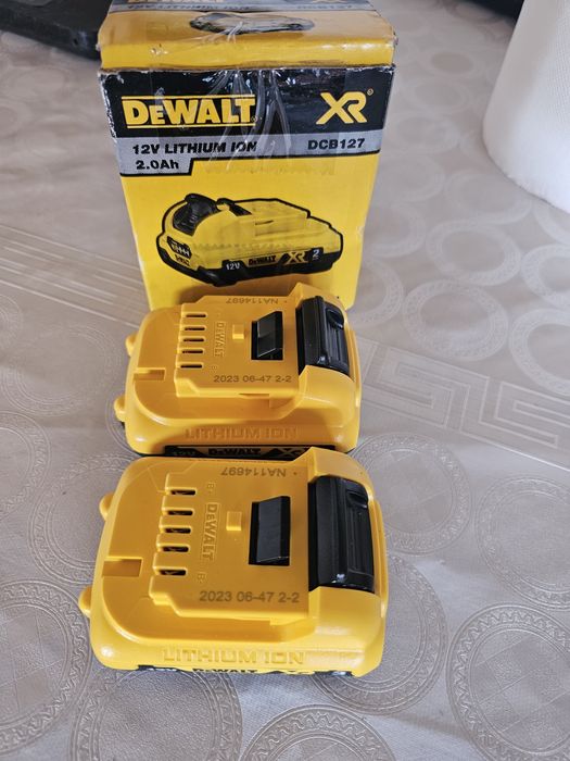 Acumulatori dewalt 12v