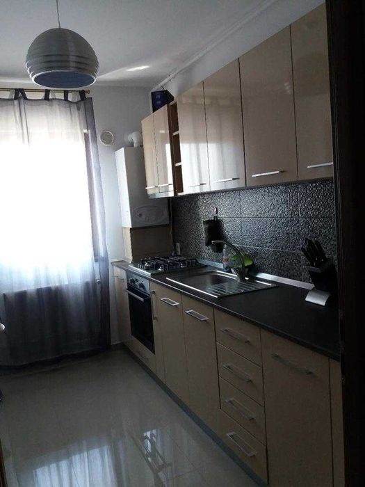 Proprietar - 2 camere decomandat, cu loc de parcare inclus