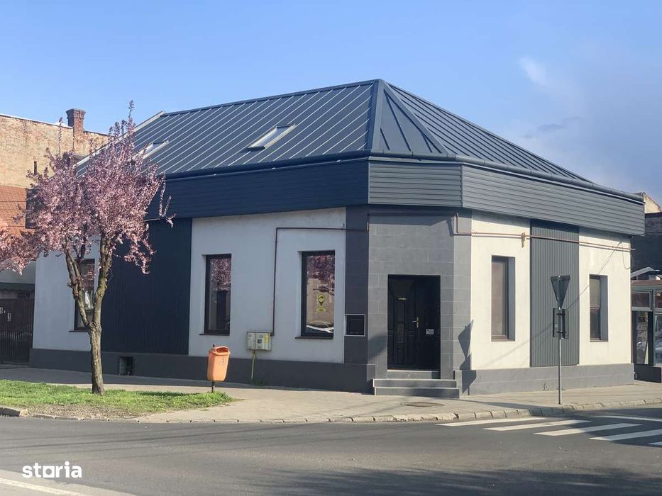 Spațiu comercial colț stradal Martirilor Deportați – Iuliu Maniu