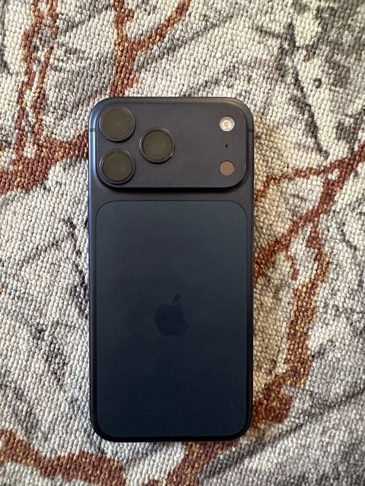 Apple 17 pro max xolati yaxshi eSIM 256