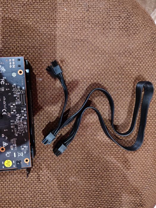 Продавам видео карта AMD RX6500XT 4GB