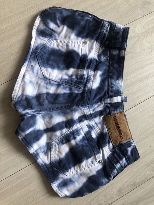 Къси дънки dsquared2 дънки и шапка