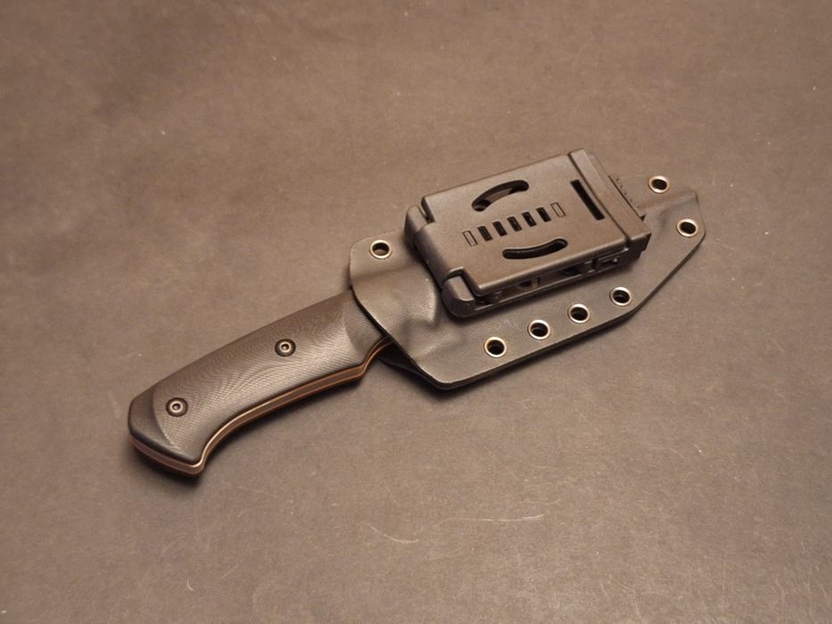 Ловен нож-стомана D2 (ръчна изработка)