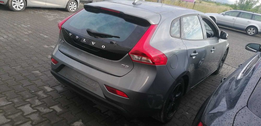 Dezmembrez Volvo V40 1.6D 2015